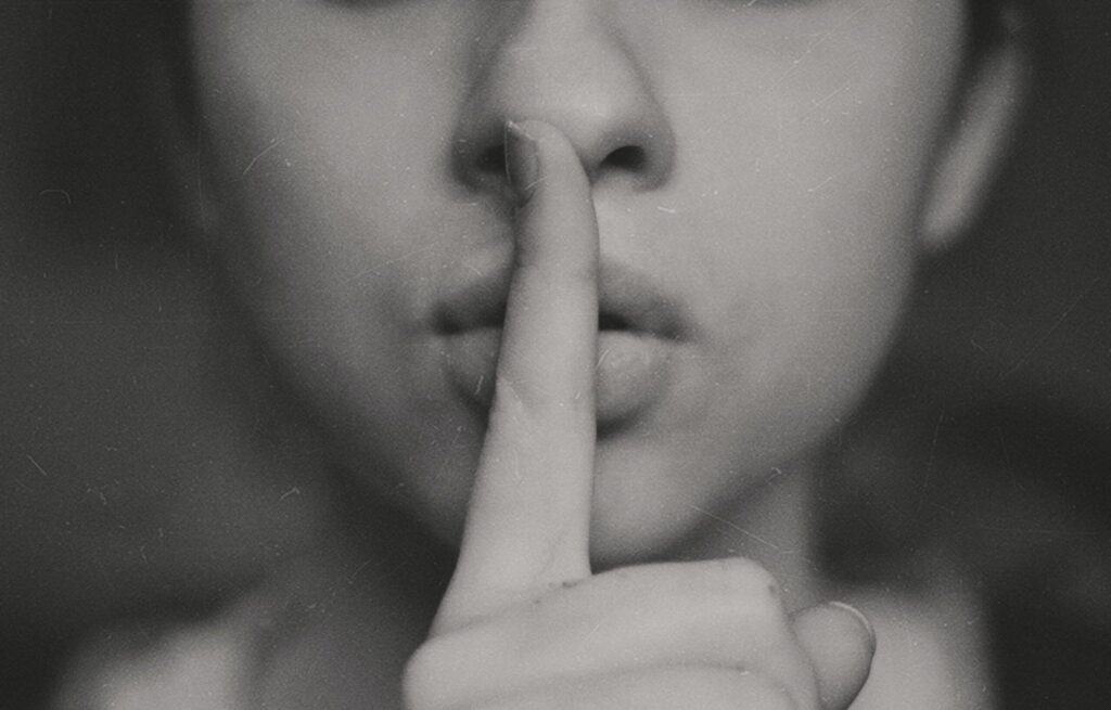 addiction-secrecy-behavior-and-how-hidden-substance-use-develops-over-time